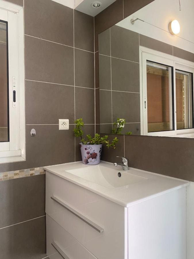 Апартаменты Nout Ti Kaz Le Bains L'Etang-Sale Экстерьер фото