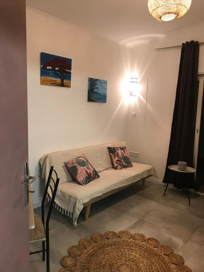 Апартаменты Nout Ti Kaz Le Bains L'Etang-Sale Экстерьер фото